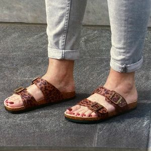 SERRA Ladies Leopard print Footbed Sandals-new